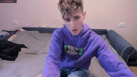 Snapshot of james_mil chatting on March 2025 06:19:02 PM James online show from March 2025 06:19:02 PM