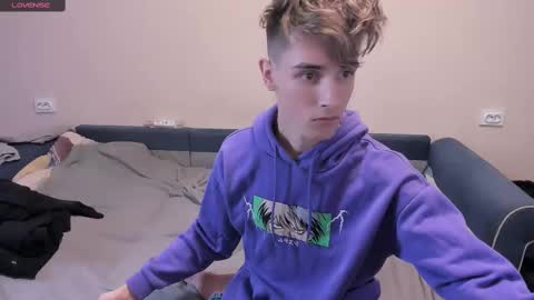 Snapshot of james_mil chatting on March 2025 09:26:01 PM James online show from March 2025 09:26:01 PM