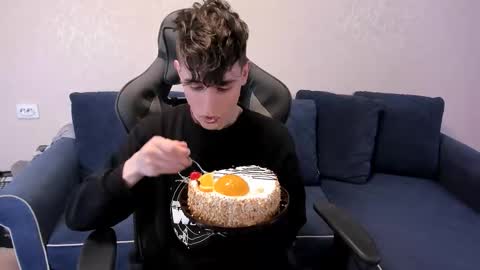 Snapshot of james_mil chatting on November 2025 07:24:01 PM James online show from November 2025 07:24:01 PM