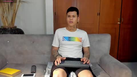 Snapshot of jamesinked_ chatting on November 2025 02:10:02 AM Jamesinked online show from November 2025 02:10:02 AM