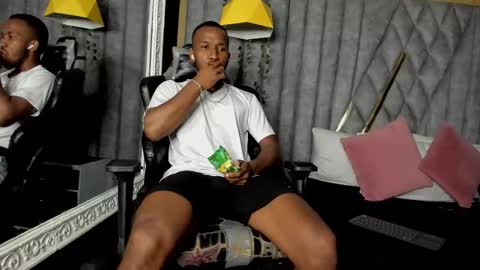 Snapshot of jamesparck chatting on March 2026 11:30:02 PM James online show from March 2026 11:30:02 PM