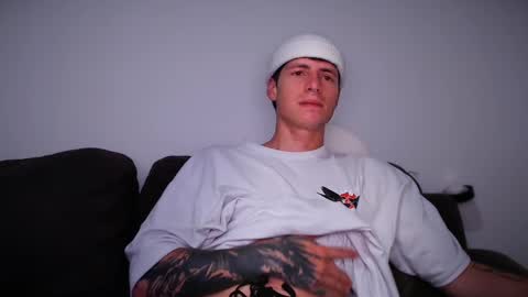 jamesss____ online show from February 2025 01:48:02 AM