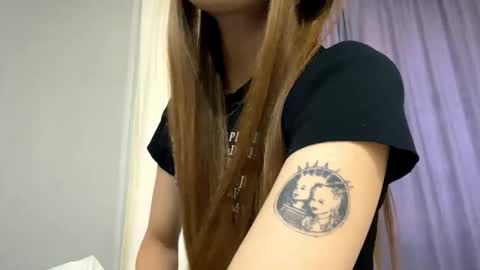 Snapshot of jamestica chatting on September 2025 02:17:02 PM Milena online show from September 2025 02:17:02 PM