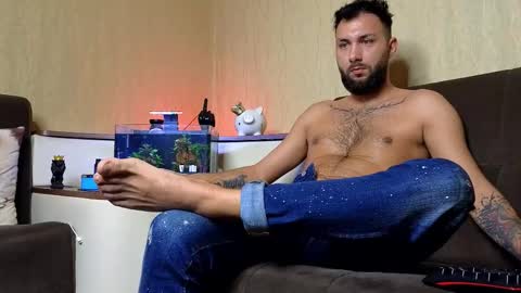 Snapshot of jamienoxus chatting on October 2025 08:33:01 AM Robbie online show from October 2025 08:33:01 AM