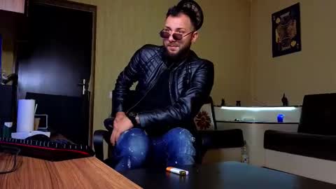 Snapshot of jamienoxus chatting on October 2025 08:15:01 AM Robbie online show from October 2025 08:15:01 AM