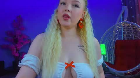 Snapshot of janeosweetah chatting on February 2026 07:29:02 AM lola online show from February 2026 07:29:02 AM