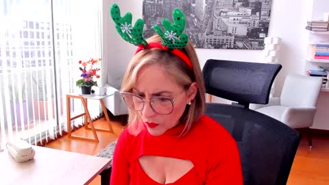 Snapshot of janeturner chatting on December 2024 01:13:01 PM JANE TURNER MILF online show from December 2024 01:13:01 PM