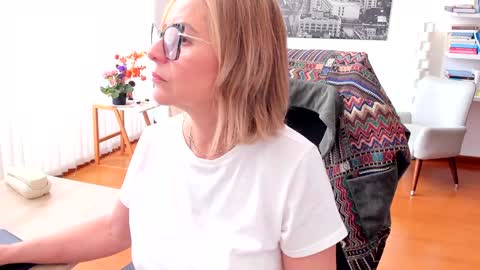 Snapshot of janeturner chatting on January 2025 06:08:02 PM JANE TURNER MILF online show from January 2025 06:08:02 PM