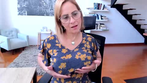 Snapshot of janeturner chatting on January 2025 01:43:01 PM JANE TURNER MILF online show from January 2025 01:43:01 PM