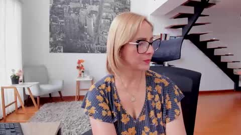 Snapshot of janeturner chatting on September 2025 01:44:02 PM JANE TURNER MILF online show from September 2025 01:44:02 PM