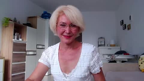 Snapshot of jasmin18v chatting on June 2026 01:04:01 PM Jasmin room for people 40 online show from June 2026 01:04:01 PM