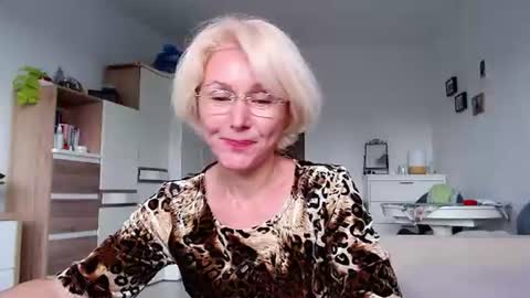Snapshot of jasmin18v chatting on June 2026 01:13:01 PM Jasmin room for people 40 online show from June 2026 01:13:01 PM