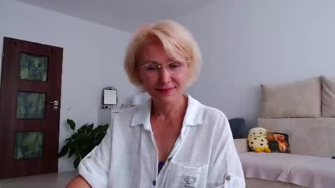Snapshot of jasmin18v chatting on July 2026 01:14:01 PM Jasmin room for people 40 online show from July 2026 01:14:01 PM