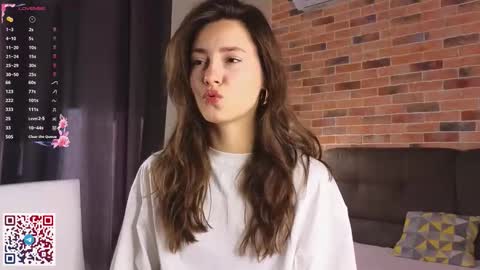 Chloe online show from September 2025 06:04:02 AM