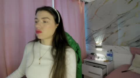 Snapshot of jasmine_hyper_1 chatting on January 2025 01:53:02 PM Jas online show from January 2025 01:53:02 PM