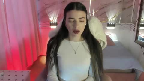 Snapshot of jasmine_hyper_1 chatting on February 2025 03:38:02 PM Jas online show from February 2025 03:38:02 PM