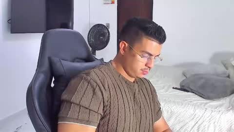 JBrooksXx online show from January 2025 12:25:01 AM