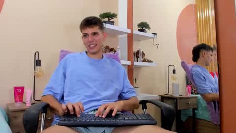 Snapshot of jasson_smit chatting on December 2024 02:00:01 PM J A S S O N online show from December 2024 02:00:01 PM