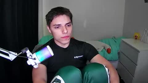 javi online show from November 2025 10:01:01 PM