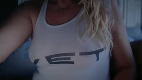 Snapshot of javlovesu chatting on November 2025 07:37:01 PM JAV online show from November 2025 07:37:01 PM