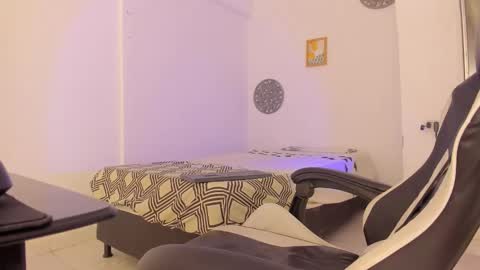 jax_maliq online show from September 2025 02:47:02 AM