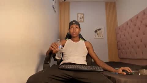 jax_maliq online show from October 2025 02:09:02 AM