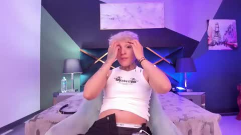 Snapshot of jaxwolf_ chatting on February 2026 04:00:01 AM JAX online show from February 2026 04:00:01 AM