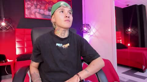 Snapshot of jaxwolf_ chatting on March 2026 03:35:02 AM JAX online show from March 2026 03:35:02 AM