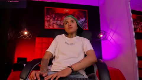 Snapshot of jaxwolf_ chatting on March 2026 03:32:02 AM JAX online show from March 2026 03:32:02 AM