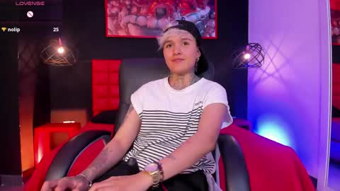 Snapshot of jaxwolf_ chatting on April 2026 03:40:02 AM JAX online show from April 2026 03:40:02 AM