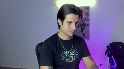 Jay Alvarrez online show from September 2025 08:08:01 PM