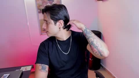 Jay Alvarrez online show from November 2025 04:19:02 PM