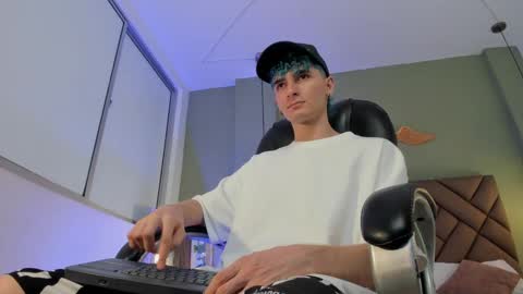 jaydenvillalobos online show from September 2025 08:41:02 PM