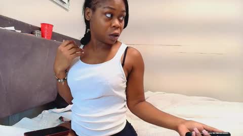 Naomiruty online show from November 2025 06:04:02 AM