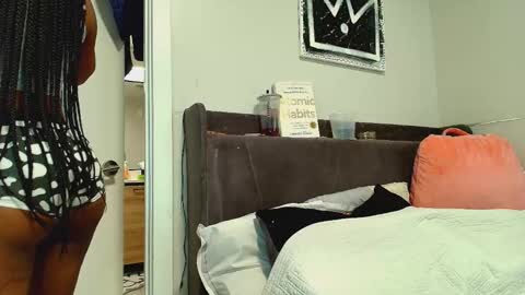 Naomiruty online show from March 2026 04:40:01 AM