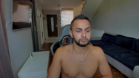 Snapshot of jaysson18 chatting on September 2025 08:38:02 AM Jaysson online show from September 2025 08:38:02 AM