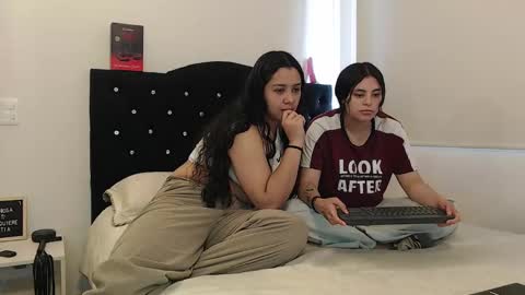 Snapshot of jazmin_dharius chatting on February 2025 07:12:02 PM Jazmin and Scarlett online show from February 2025 07:12:02 PM