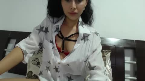 Snapshot of jazmin_miler chatting on February 2025 09:10:01 PM Luna Sofa online show from February 2025 09:10:01 PM