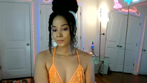 Snapshot of jazminefox chatting on May 2026 04:39:01 PM Jazmine Fox online show from May 2026 04:39:01 PM