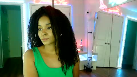 Jazmine Fox online show from June 2026 07:40:01 PM