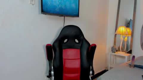 Snapshot of jdaniel_shellby chatting on December 2024 02:20:02 AM jhon online show from December 2024 02:20:02 AM