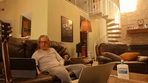 Snapshot of jdineuless chatting on October 2025 05:14:01 PM JDinEuless online show from October 2025 05:14:01 PM