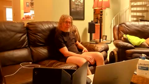 JDinEuless online show from April 2026 08:03:02 PM