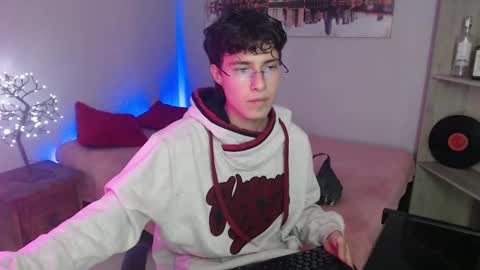 Snapshot of jeam_hot chatting on December 2024 07:57:02 PM jeam_hot online show from December 2024 07:57:02 PM