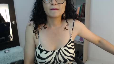 Snapshot of jeam_hot chatting on January 2025 07:39:02 PM jeam_hot online show from January 2025 07:39:02 PM
