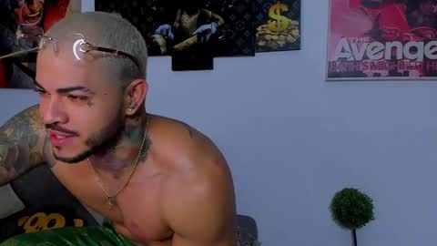 Jean  axelcrow       Modelo Independiente online show from March 2025 04:34:02 AM