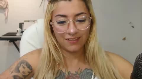 Snapshot of jean_monroe chatting on October 2025 10:39:01 PM Jean online show from October 2025 10:39:01 PM