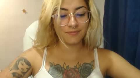 Snapshot of jean_monroe chatting on November 2025 11:02:01 PM Jean online show from November 2025 11:02:01 PM