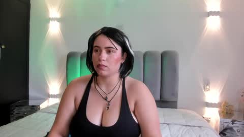 Snapshot of jeannewilliams_ chatting on April 2026 12:43:01 PM Jeanne Williams online show from April 2026 12:43:01 PM