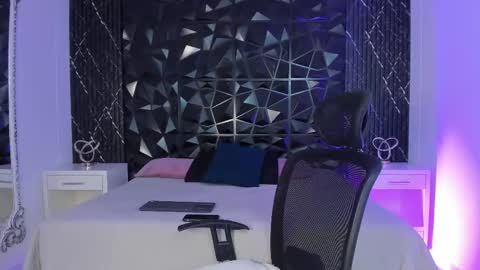 Snapshot of jeffdaltton chatting on October 2025 08:06:02 PM Jeff online show from October 2025 08:06:02 PM